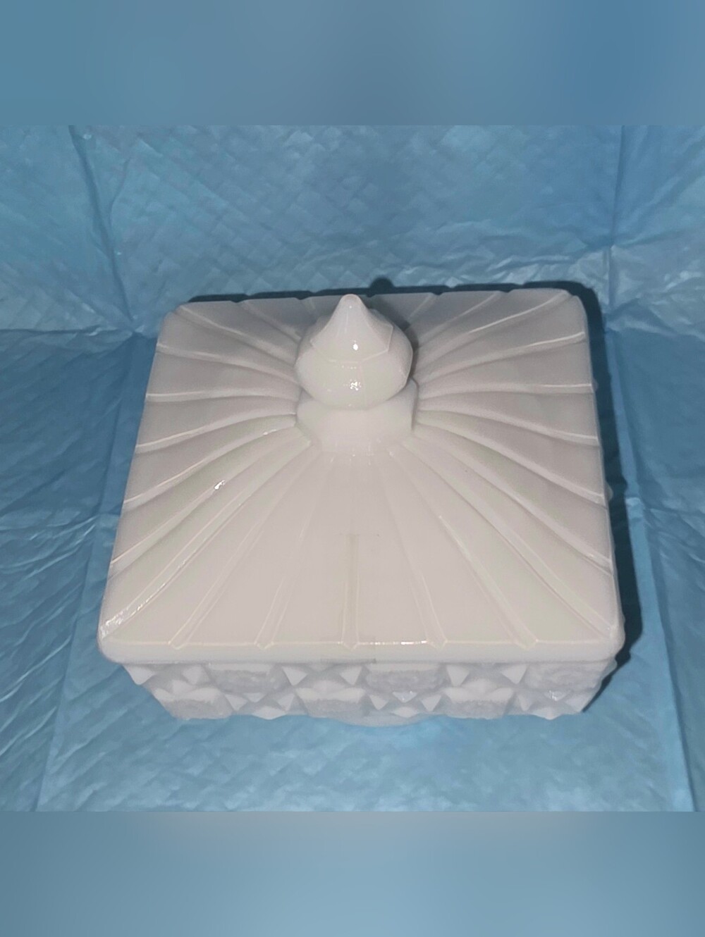 Westmoreland Milk Glass Pedestal Square Candy Box "Old Quilt" Pattern - Picture 11 of 11